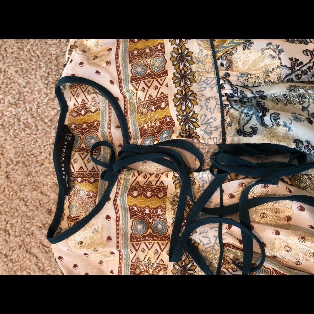 Off White Patterned Long Sleeve Top Never Worn - image 4